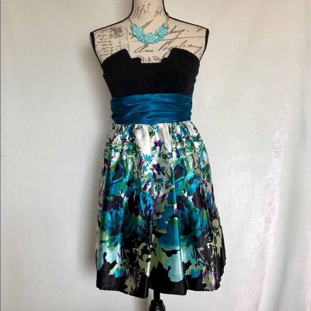 Trixxi Floral Print Strapless Dress